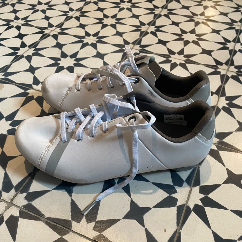 Specialized bike shoes with clips
